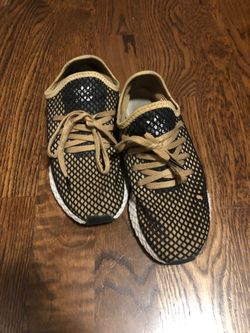 Adidas deerupt runner color brown/cardboard/core black