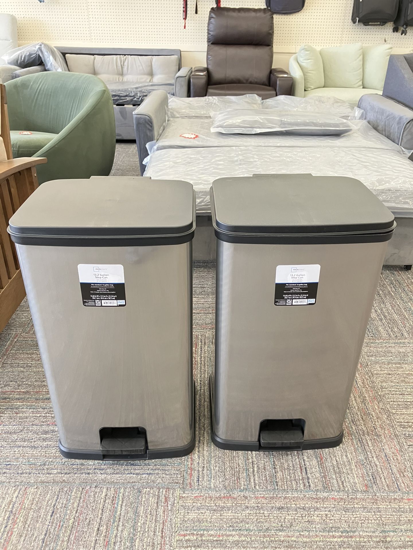 Kitchen Trash Can, 13.2 Gallon Plastic Step Garbage Bin with Lid, Silver, New