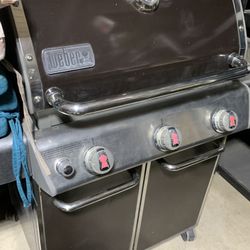 Really Nice! Fires Up Right Away! Weber Genesis E-310 BBQ Grill Propane 3 Burners