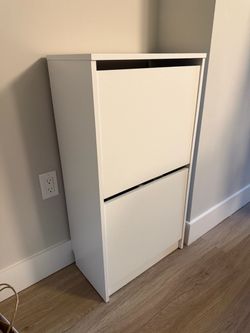 Shoe cabinet