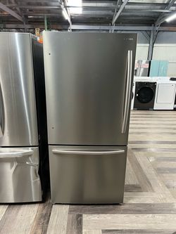 🔥ONSALE🔥. Mora 17.2 cu.ft. bottom freezer in stainless steel