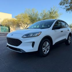 2022 FORD ESCAPE S, TWO OWNERS SUV, CLEAN AUTO CHECK, GREAT ON GAS, COLD AC, FINANCE AVAILABLE  🚘