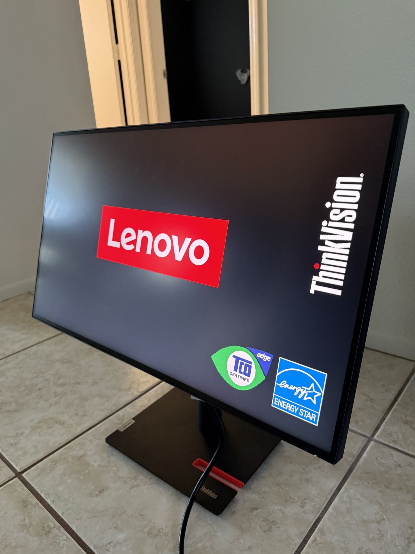 Lenovo Think Vision Monitor 