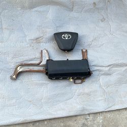 2015/17 Toyota Camry Steering Wheel & Knee Air Bags OEM