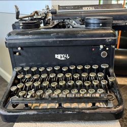 Vintage Typewriter 