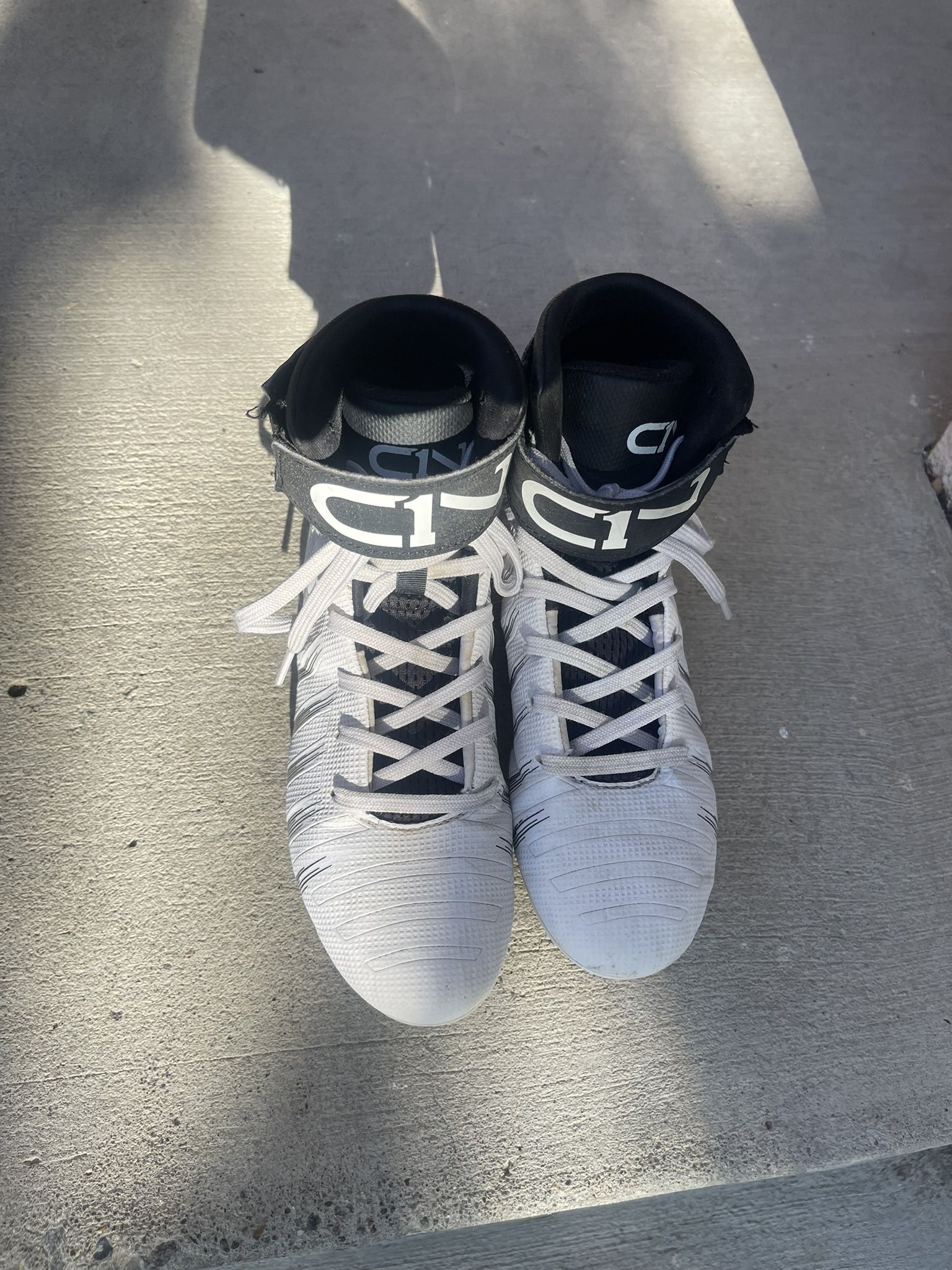 Black/white Youth Football Cleats