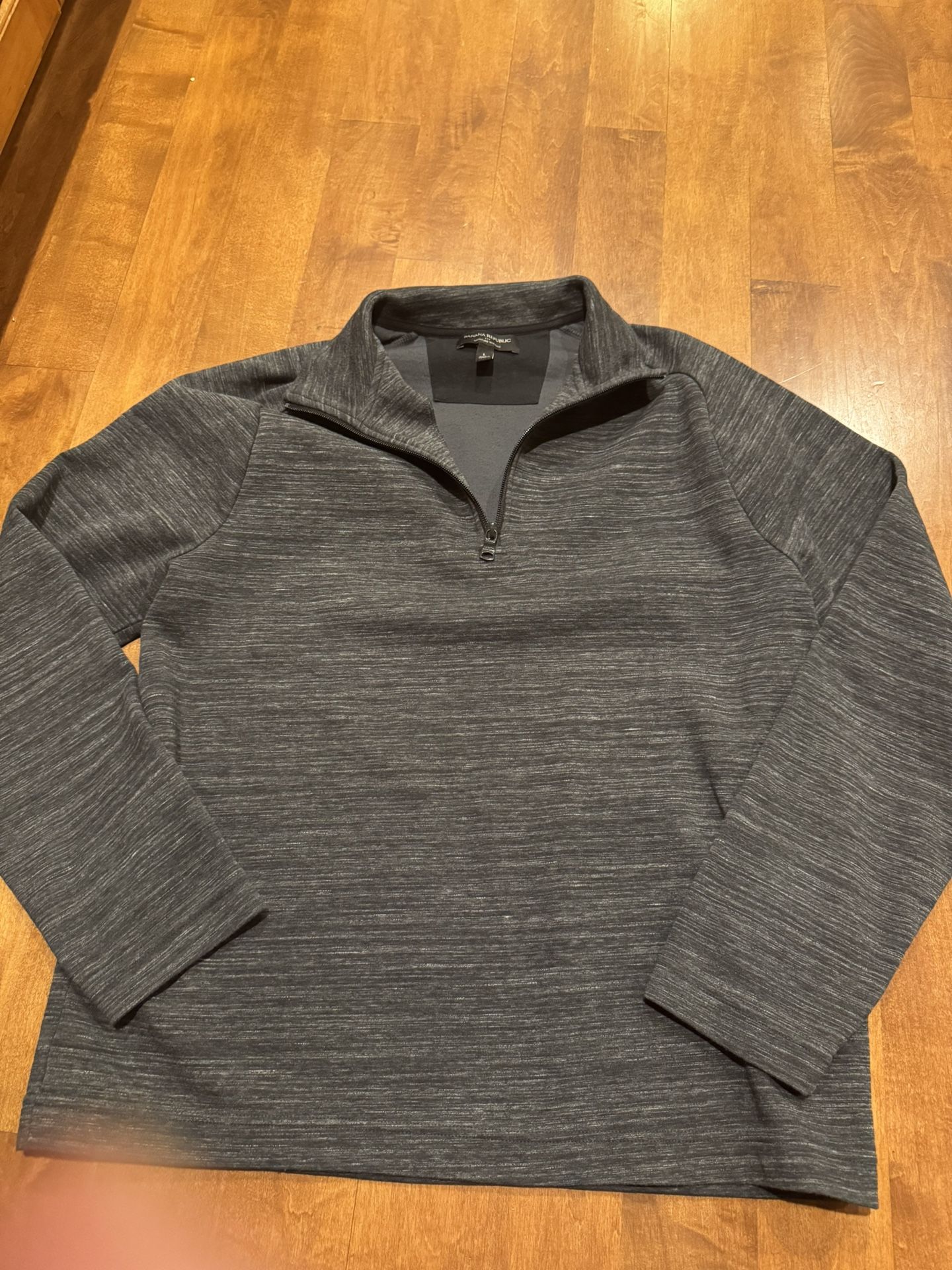 Men’s Banana Republic Moisture Wicking Quarter Zip Shipping Available