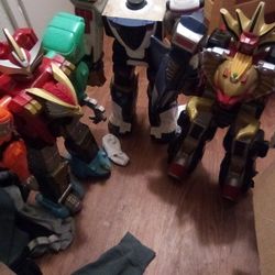 Power Ranger Megazords Two With Complete Bodies No Swords One Without A Head Could Be Used For Parts Unless You Got To Roaming Head Around Haha