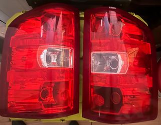 07-13 Silverado/Gmc tail lights