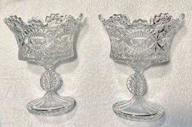 Beautiful pair of Godinger Crystal Pedestal Bowls. Unused, pristine condition (no box)