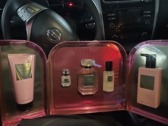 85$ In Store At Macys Asking 45$ Half Price