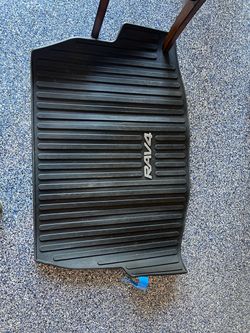 RAV4 genuine weatherproof floor matts