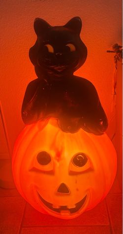 Halloween blow mold vintage