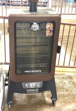 Pit Boss Pit Boss Pro Series 1322-sq in Mahogany Pellet Smoker (Model:PBV4PS1) DVM