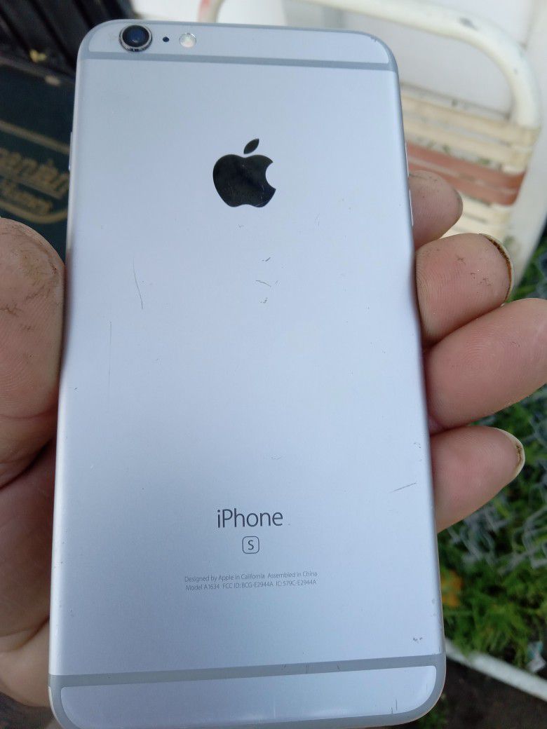 IPhone  In Neer New Condition Just Kind Of Old