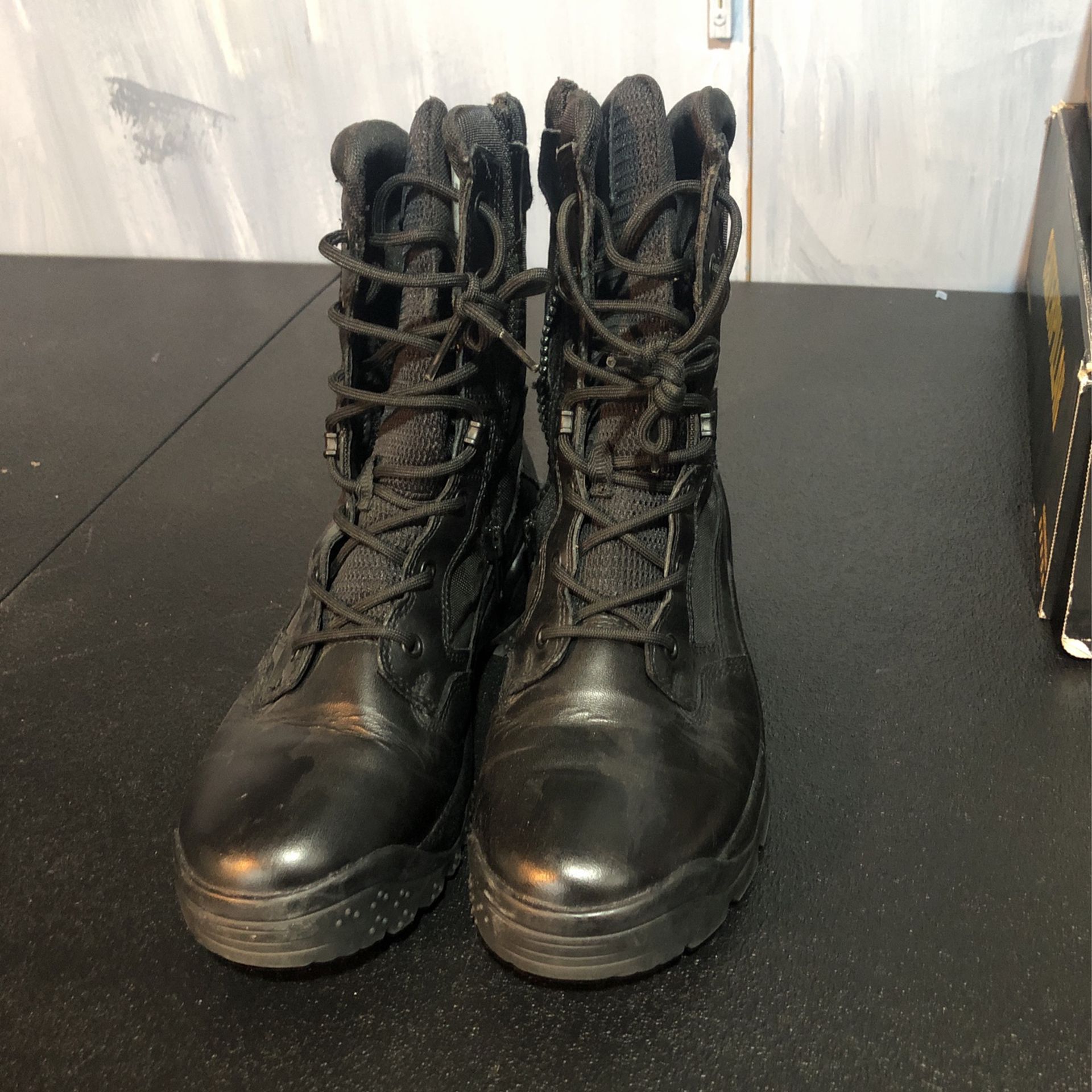 Women’s Size  9 5/11 Tactical Boots