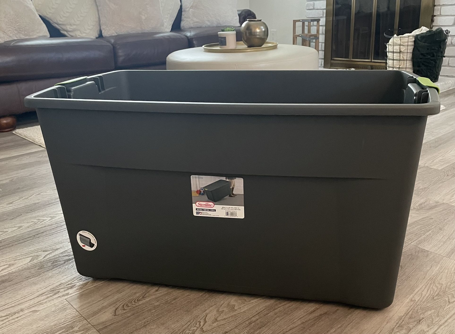 Sterilite 45 Gal Latching Storage Containers