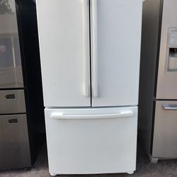 Like New Kenmore Refrigerator 