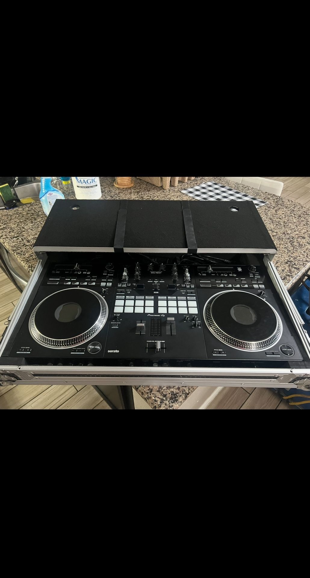 DJ Controller (Pioneer)