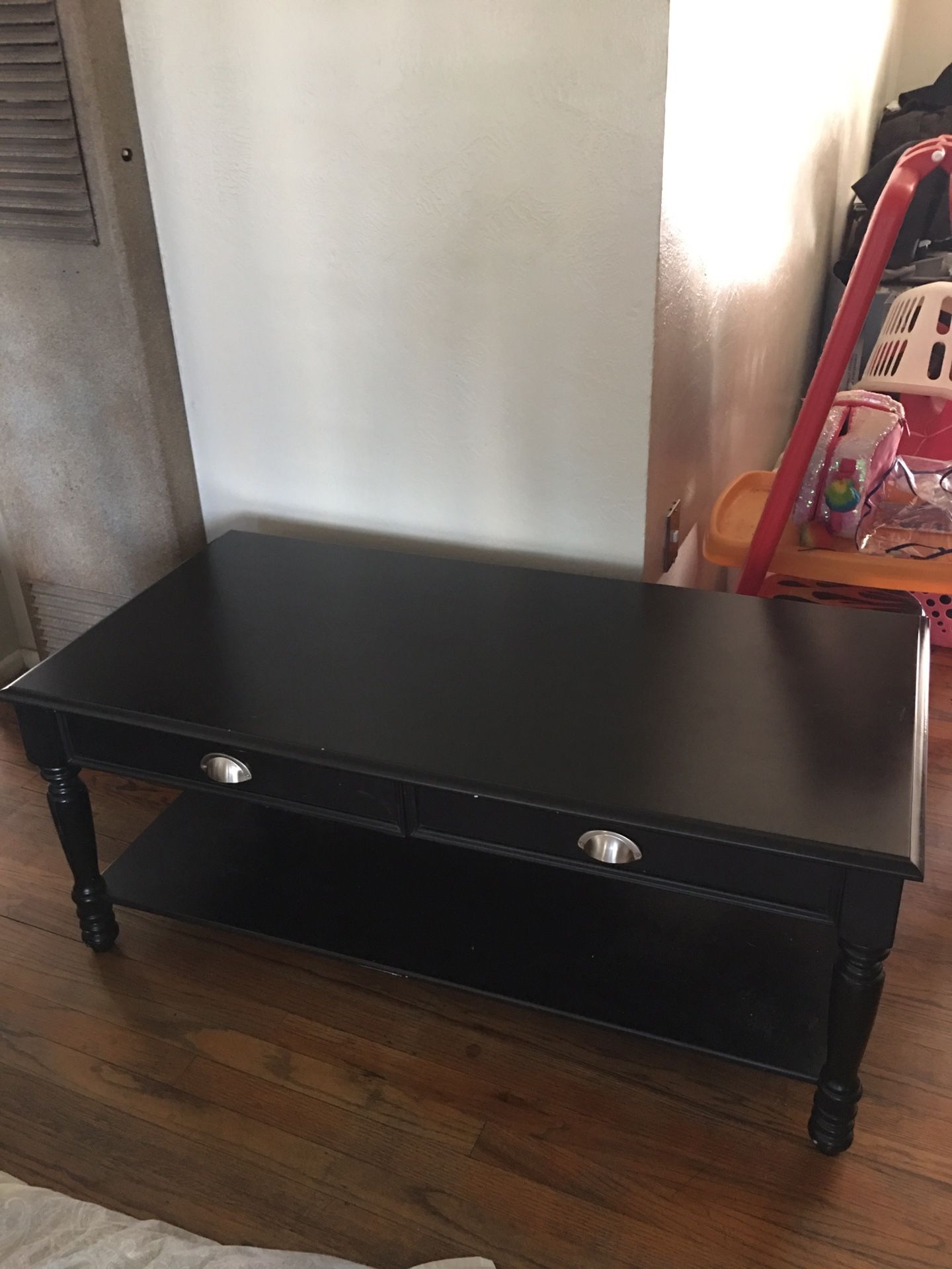 LIKE NEW DARK CHERRY WOOD COFFEE TABLE OR TV STAND