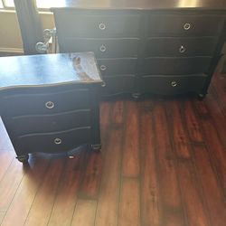 6 Drawer Dresser And Matching Nightstand 