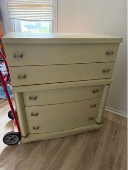 Dresser