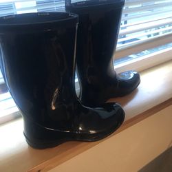 Womans Size 10 Boots Waterproof 