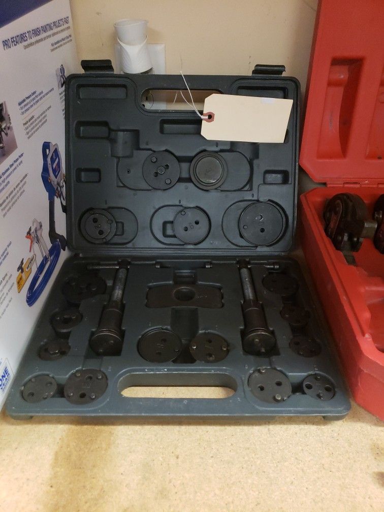 Matco Tools 20 Piece Brake Caliper Compression Kit