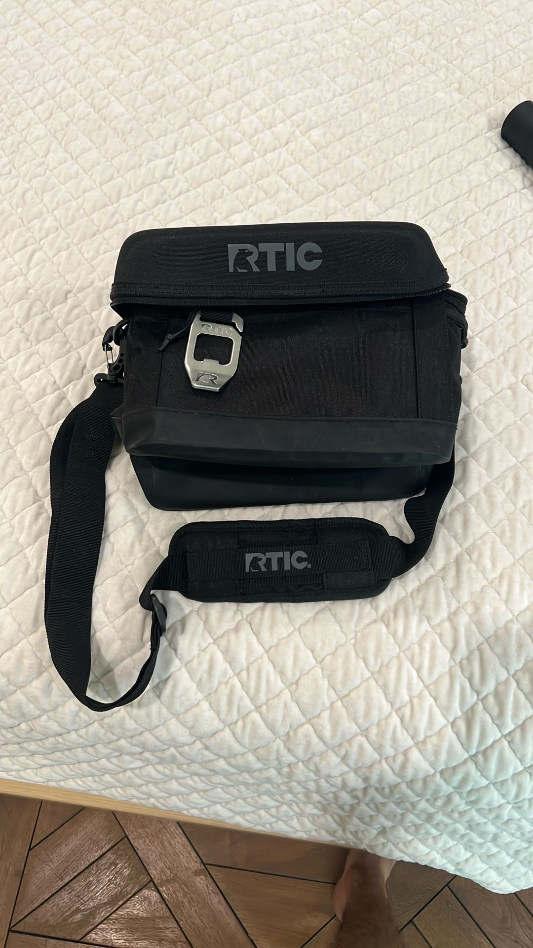 RTIC Mini cooler - New