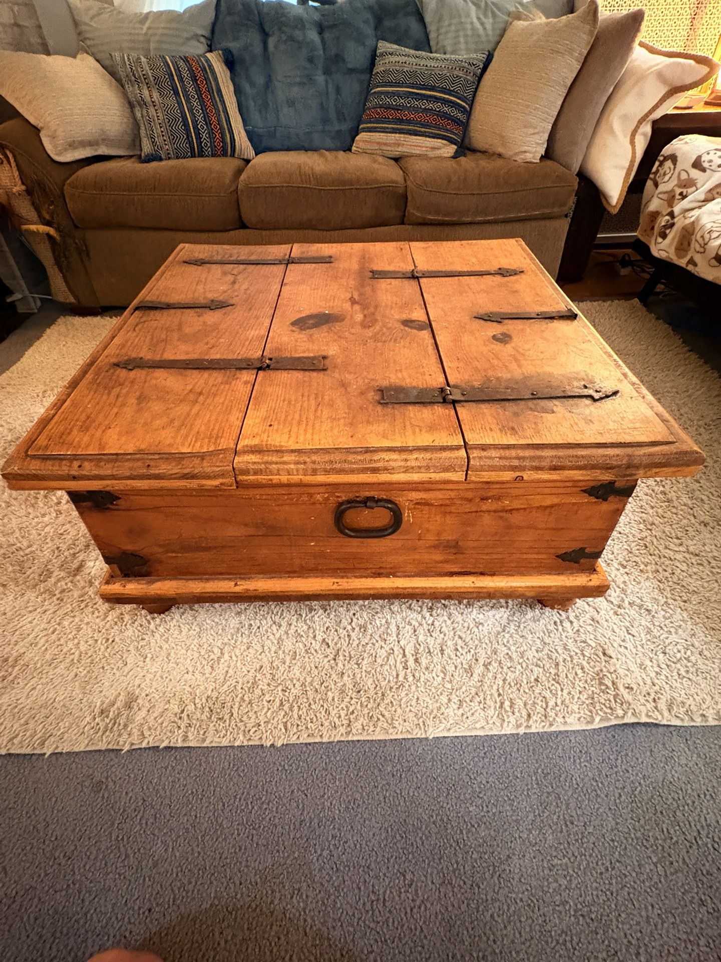 🔥 Arhaus Coffee Table + Matching Storage Chest – $140 (Delivery Available) 🔥