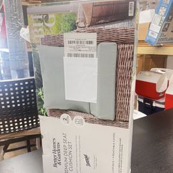 🪑 Outdoor Deep Seat Cushion Set – 24” × 24” – 2 Piece – Brand New in Box 🌿