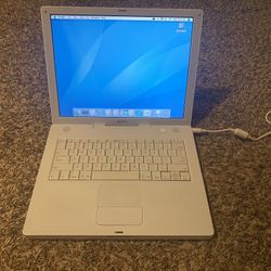 Classic iBook G4 Laptop Apple