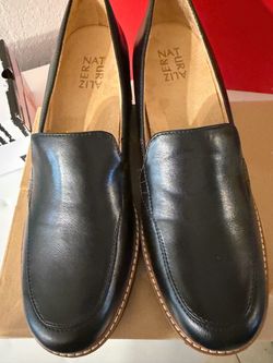 Naturalizer Black Leather Slip-On Loafers