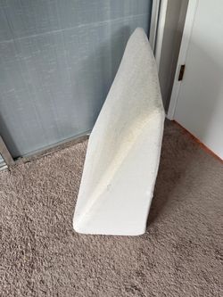 Reclining support pillow