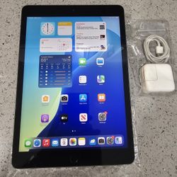 Apple iPad 8th Gen 128GB WiFi  10.2"-Gray

Ipad Complete 