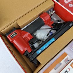 Staple Gun BRAND NEW 