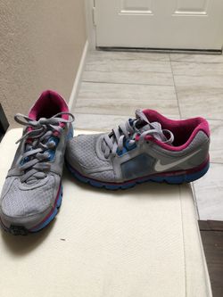 Nike Tennis Shoes