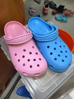 Mismatch Blue And Pink Crocs