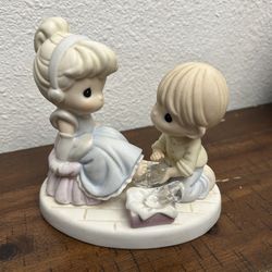 Precious Moments Disney Cinderella Slipper Figurine Your Love is a Perfect Fit