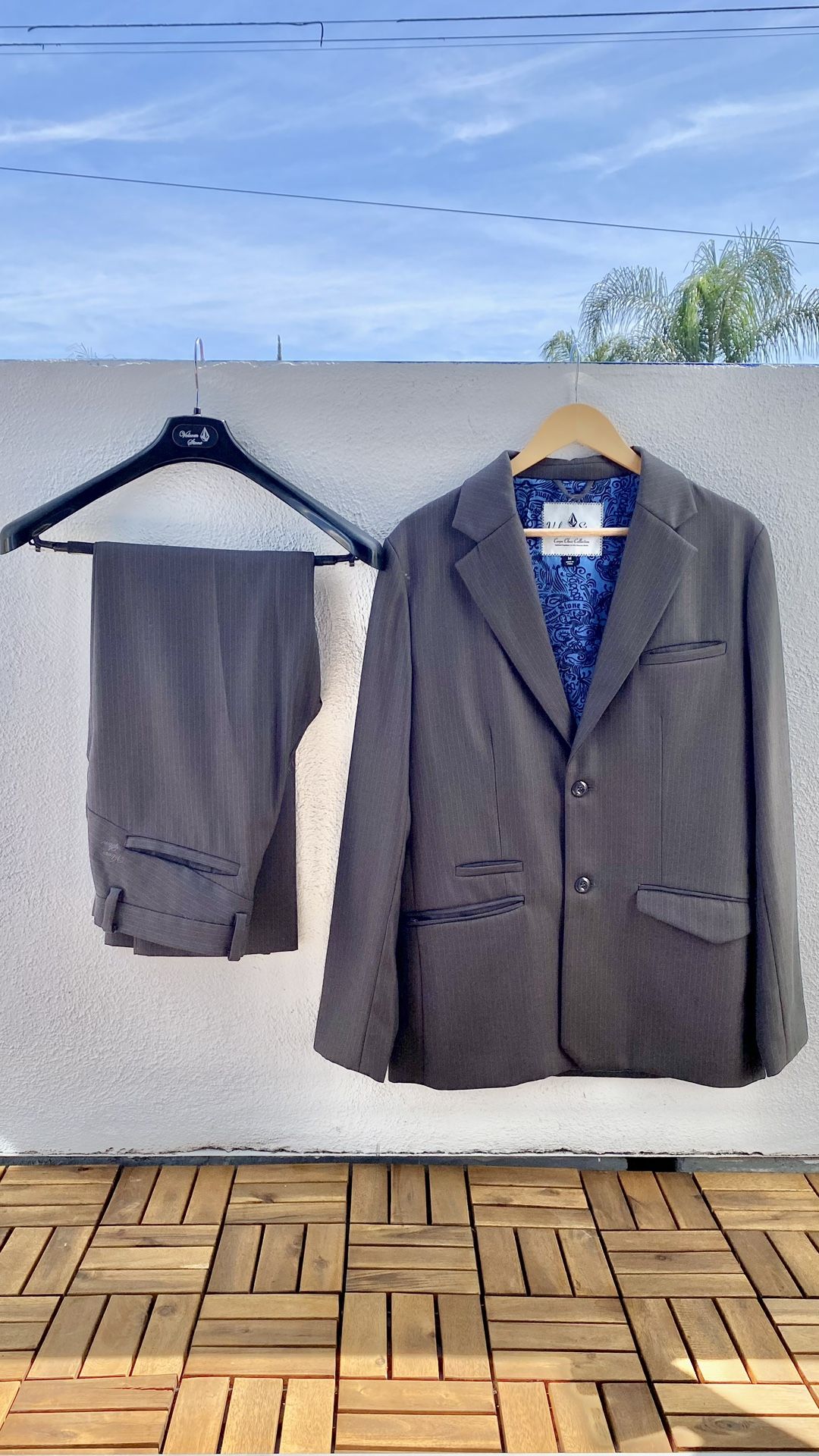 Men’s VOLCOM Suit