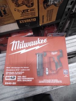MILWUKEE M12 23 GAUGE PIN NAILER