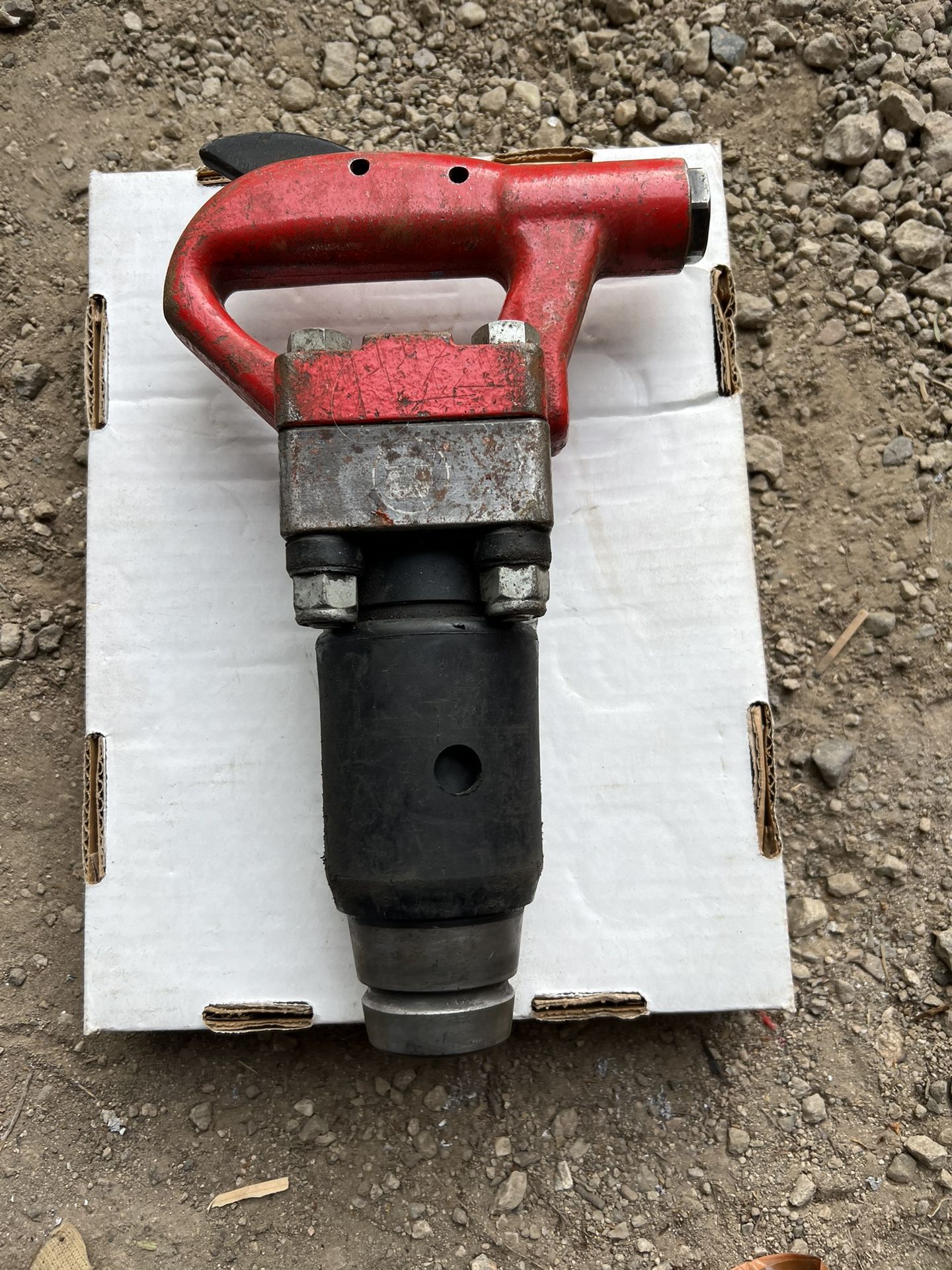 12” Universal Tool UT8651 Air Chipping Hammer