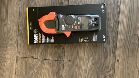 Klein Tools CL390 AC/DC Digital Clamp Meter, Auto-Ranging, 400 Amp, NCVT Tester, Hi-Viz LCD Display, TRMS, Continuity Resistance, Temperature and More