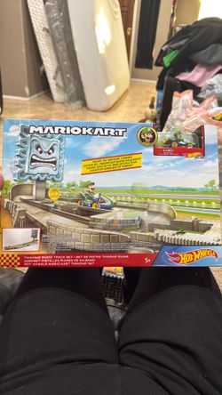 Hot wheels Luigi Mario kart