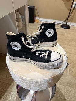 Converse women’s 7