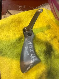 TL1000 bracket and peg left passenger 1999 Suzuki