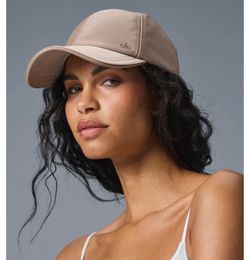Alo hat ( quiet luxury sateen )