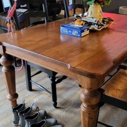 Broyhill Dining Room Table And Chairs 