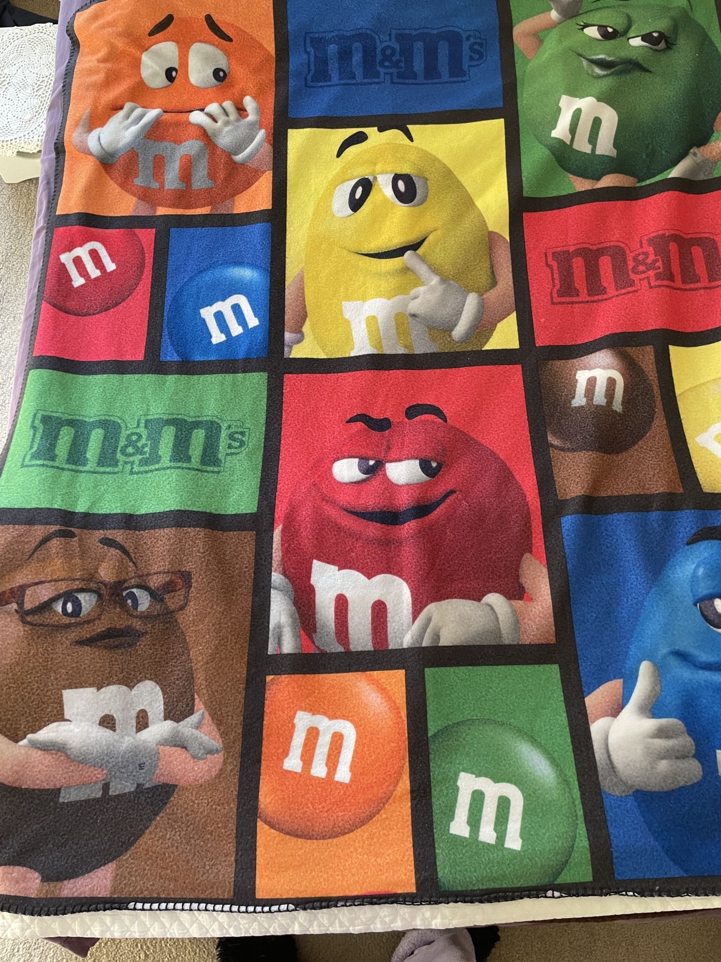 Cute! M&M Throw Light Blanket Fleece Face Characters Multicolor Warm 60"x 48"