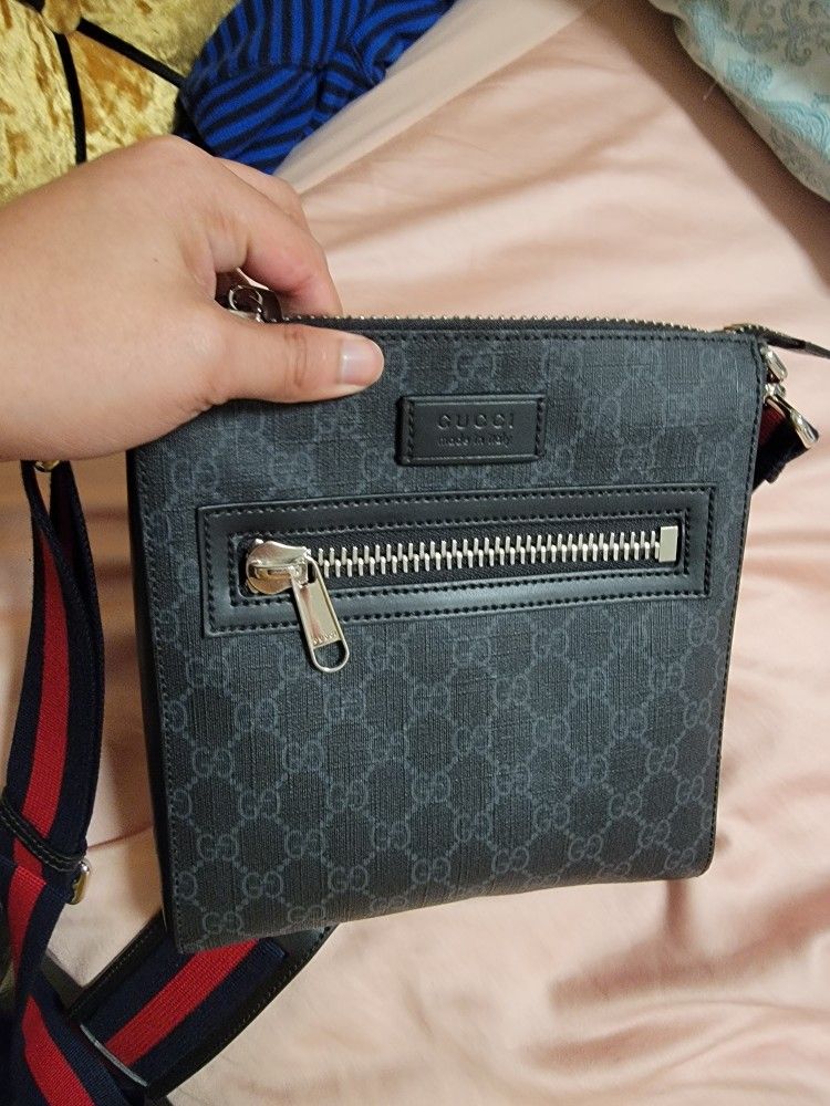 Gucci Supreme Messenger Bag